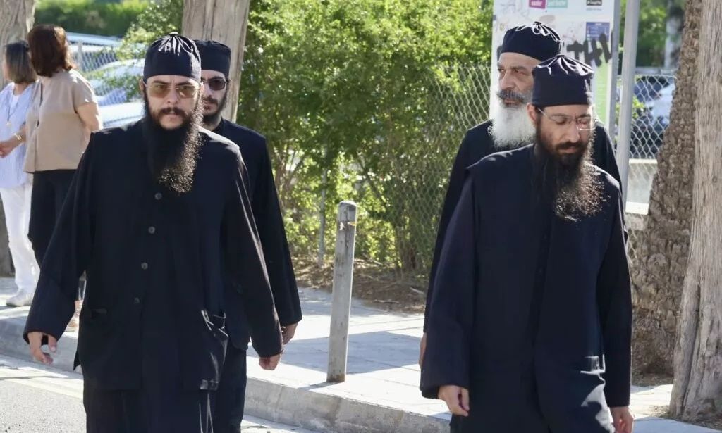 Νέα τροπή στην υπόθεση της Μονής Αββακούμ: Στο τραπέζι αποσχηματισμός ή ακόμη και αφορισμός των καθαιρεθέντων μοναχών