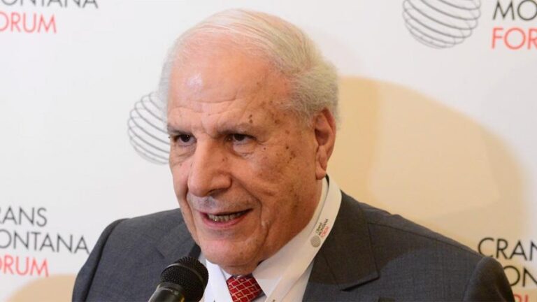 Έφυγε ο άνθρωπος που άλλαξε το κυπριακό επιχειρείν